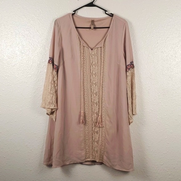 Entro Medium Lace Bell Sleeve Tunic Dress - Picture 1 of 5
